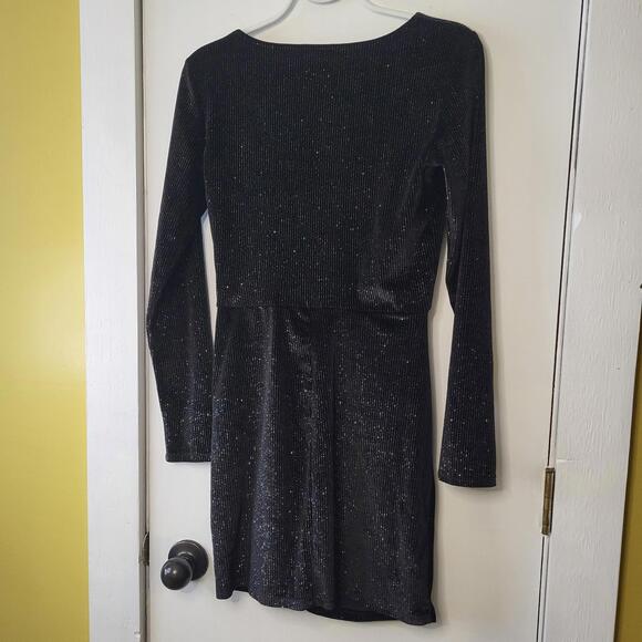 Trixxi black glitter long-sleeve V-neck wrap dress. Women's SM - Picture 3 of 9
